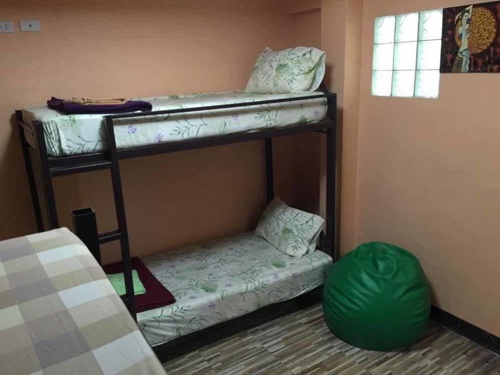 New C.H. Guest House Bangkok Luaran gambar